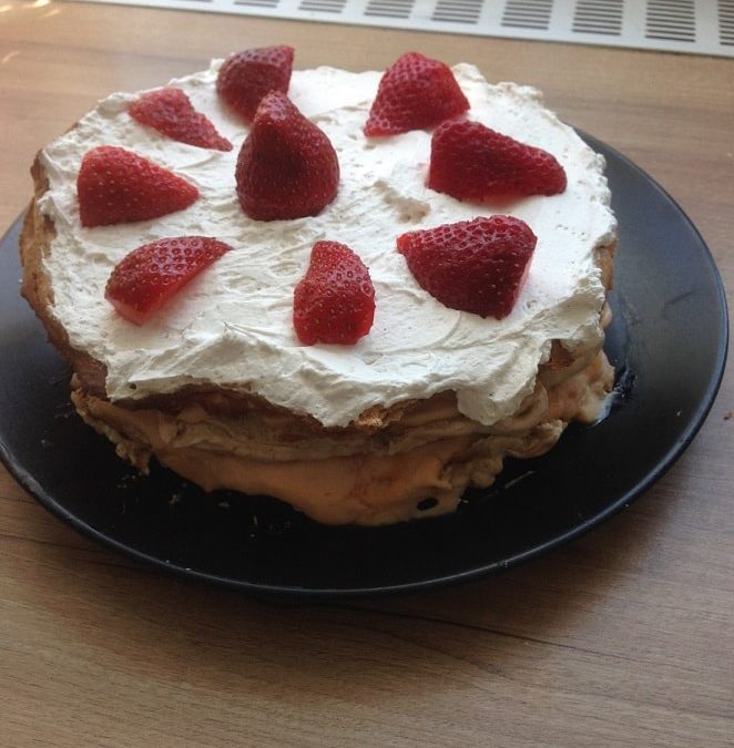 Tort cu bezea si ricotta