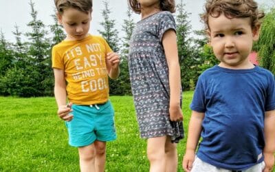 De ce îmi las copiii desculți în iarbă și cum de nu îmi e frică de căpușe sau țânțari
